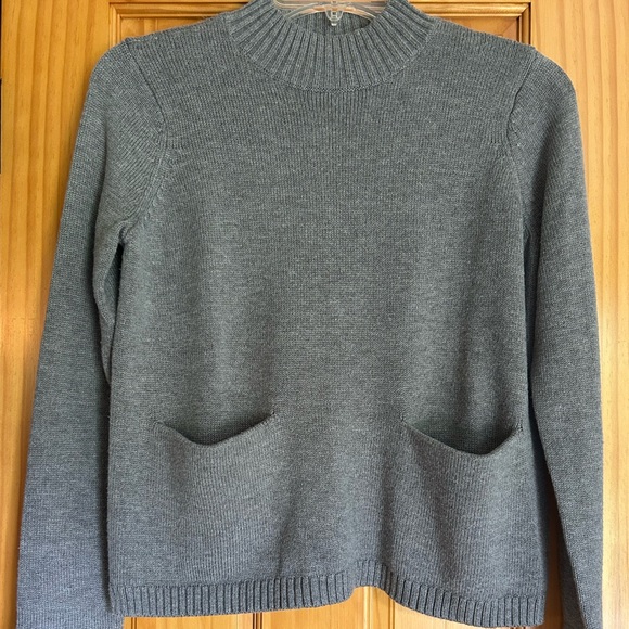 Guess women’s Charcoal grey Crewneck Sweater with front pocket detail - Picture 1 of 4